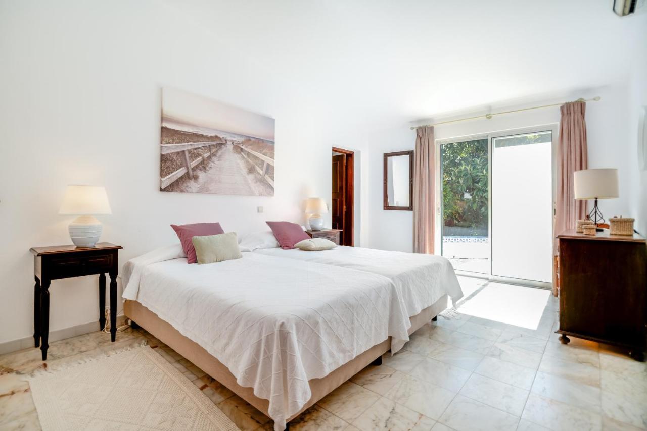 Traditional 3 Bedroom Villa With Great Pool In The Heart Of วาเลโดโลโบ ภายนอก รูปภาพ