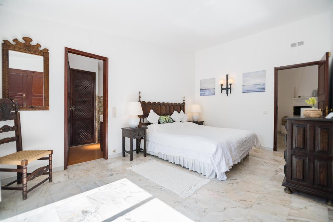 Traditional 3 Bedroom Villa With Great Pool In The Heart Of วาเลโดโลโบ ภายนอก รูปภาพ